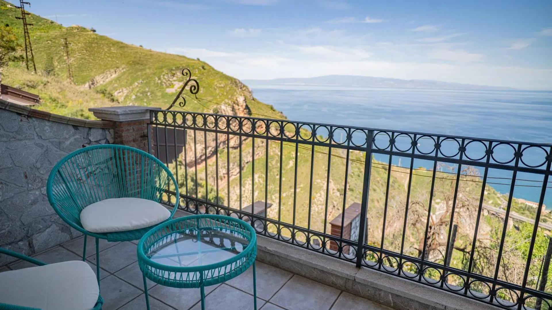 Taormina Sea View Apartment 0*,  Italia